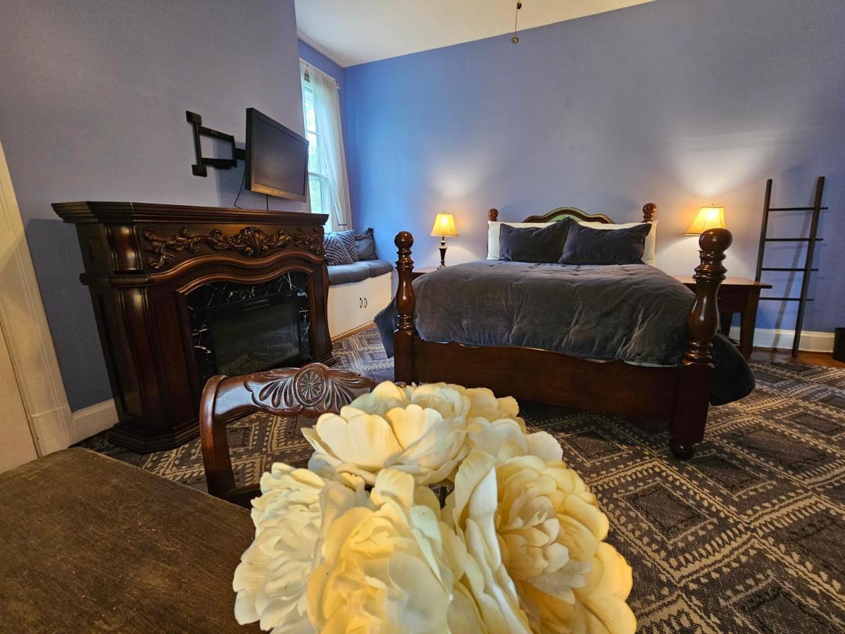 Winridge Manor Bed & Breakfast Madison Heights Rom bilde