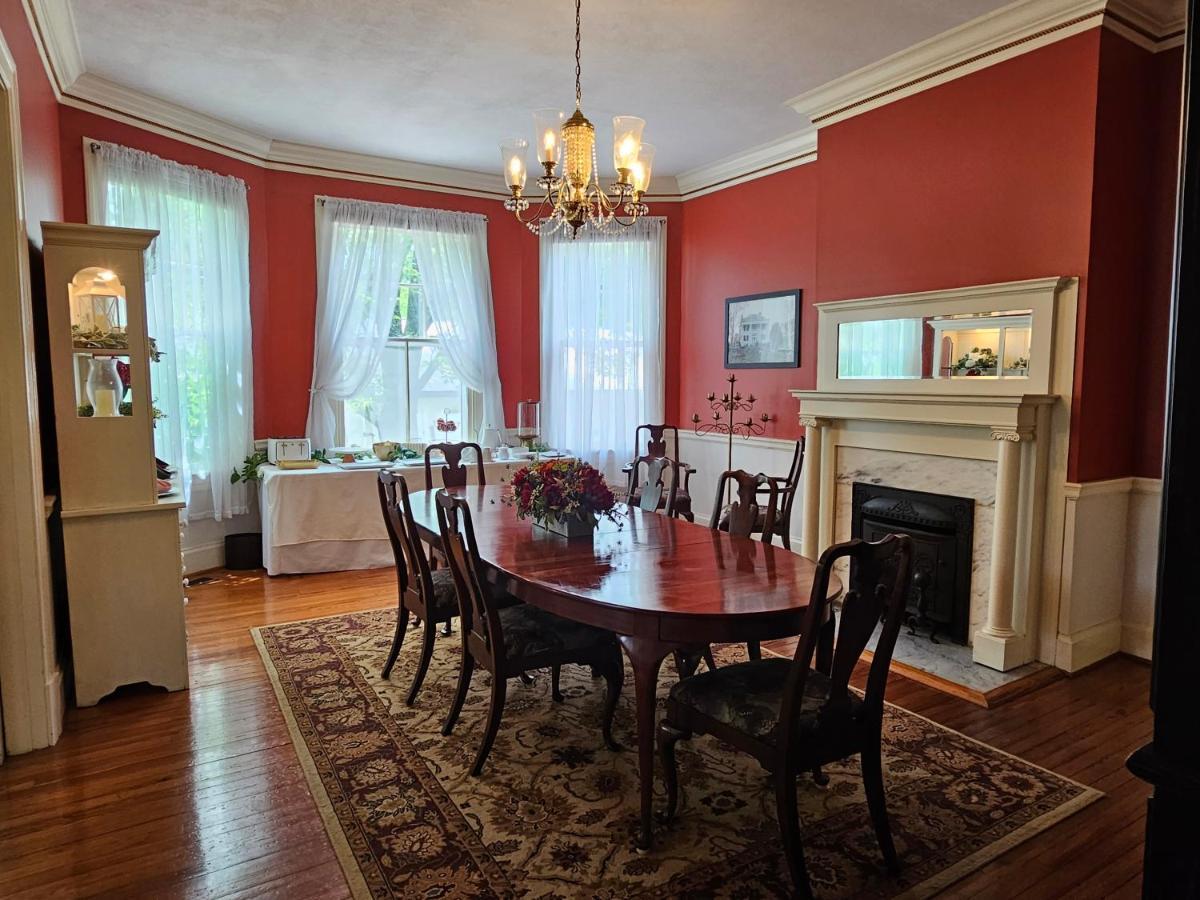 Winridge Manor Bed & Breakfast Madison Heights Eksteriør bilde